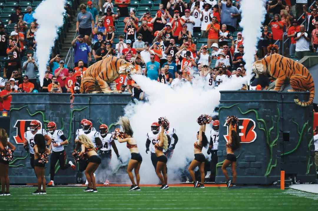 Sports Team Entryway | Sports Mascot Statues