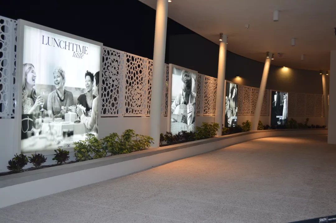 Outdoor BriteWall Dadeland Mall
