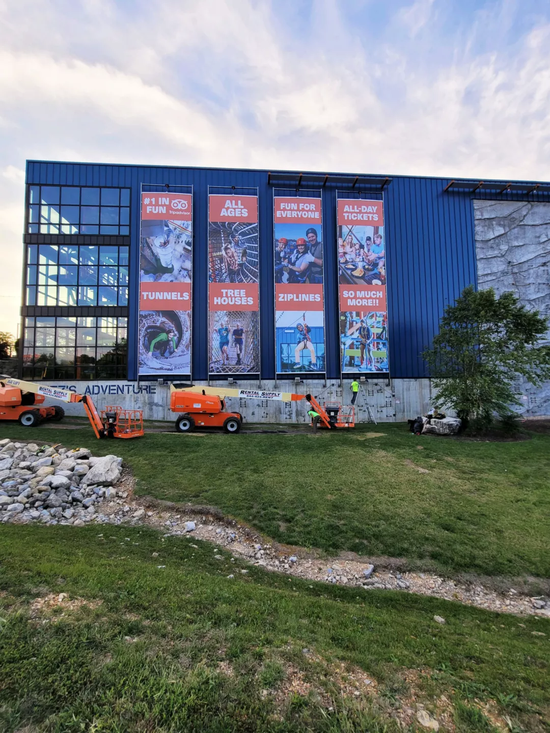 Outdoor Wall Banners | BanerRail System