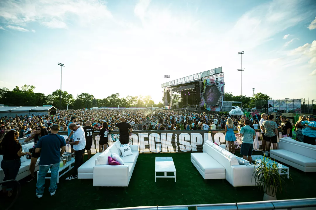 AdMesh Fence Scrim and Truss Banner | Signage for Music Festival