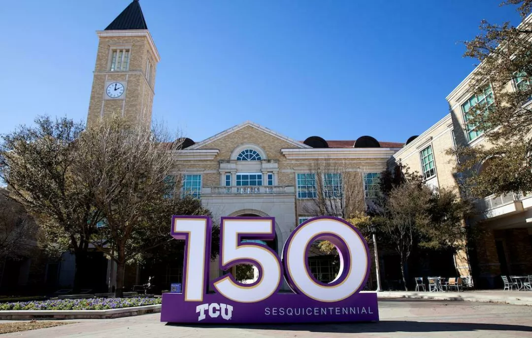 3D Sign for University | Giant 3D Numbers