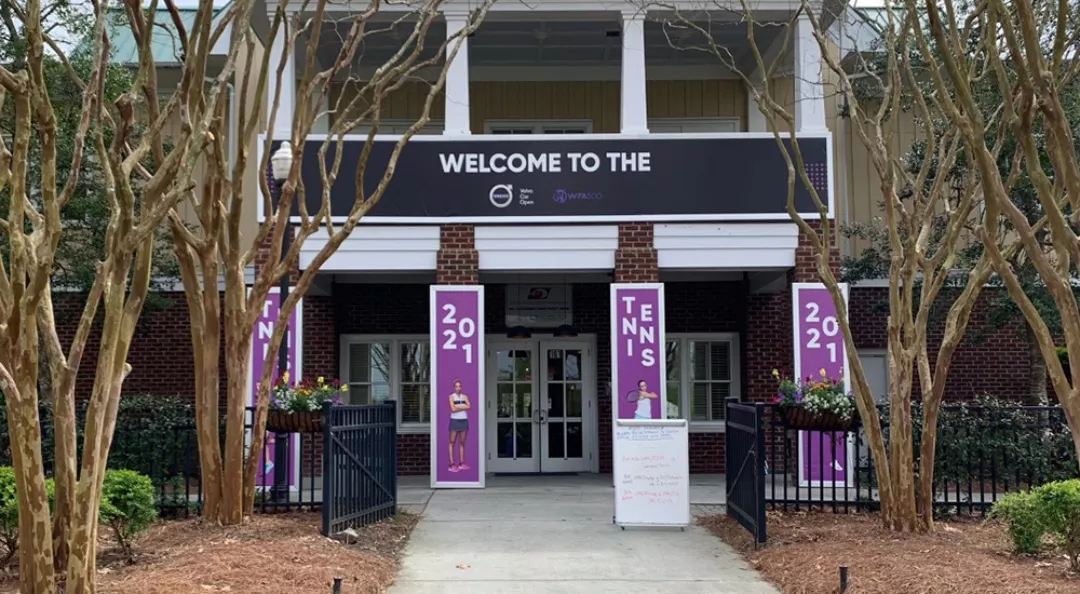 Outdoor Signage | Banners for Building Columns