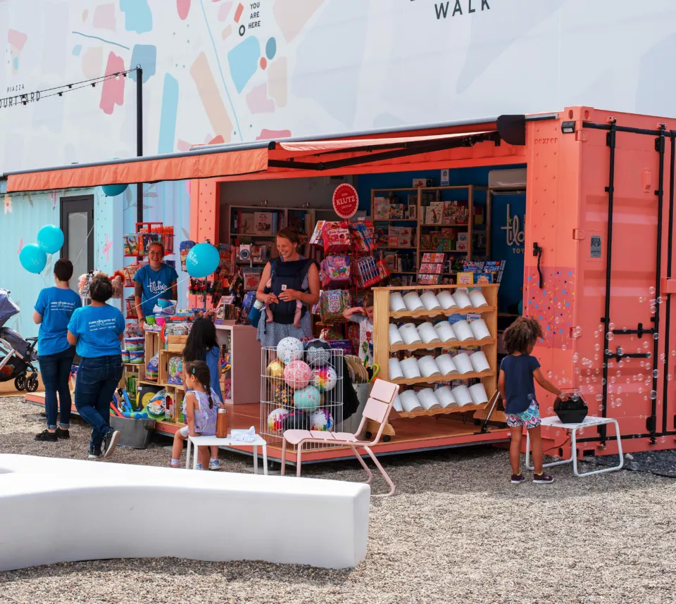 Shipping Container Retail Stand | Piazza Pod Park