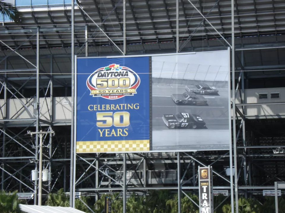 BannerRail Banner Lift System | Banner System on Rails