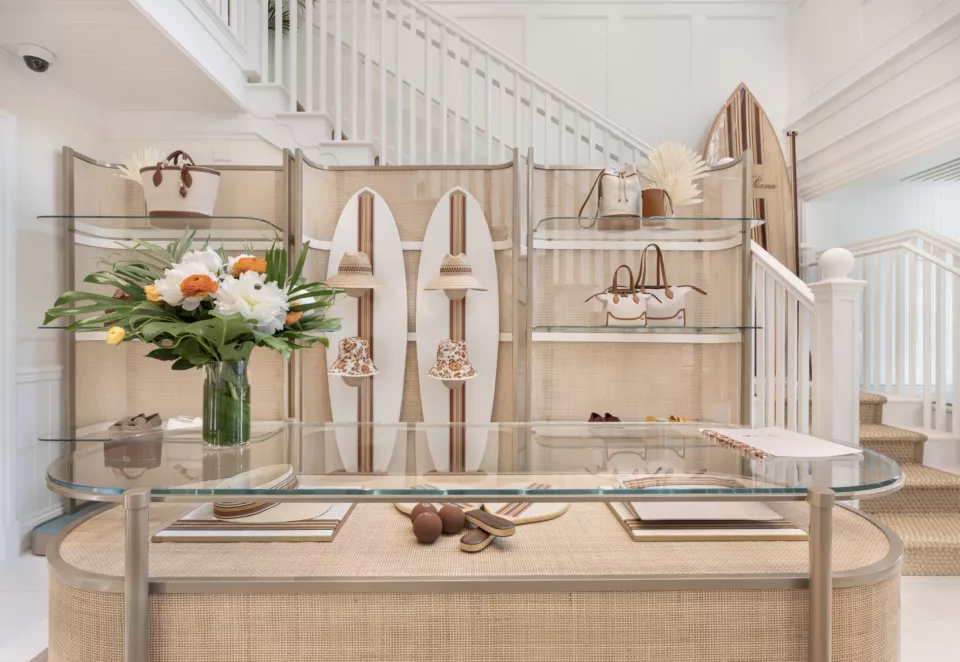 Custom Wooden Retail Fixtures | Display Fixtures for Retail