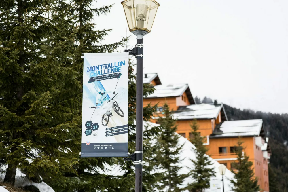 Bannersaver brackets Ski Resort