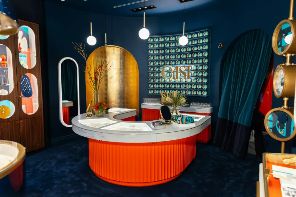 Custom Display Table | Luxury Retail Fixtures