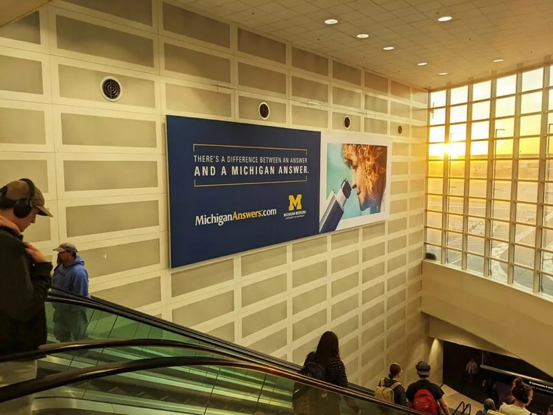 Borderless Banner Framing System | Custom Wall Banners