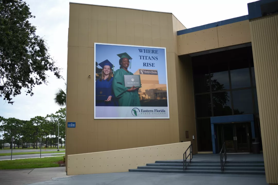 Outdoor Banner Frames | College Campus Banner
