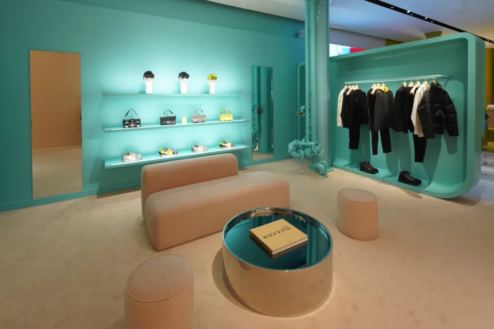 Retail environment fendi pop up shop 52832907389 o