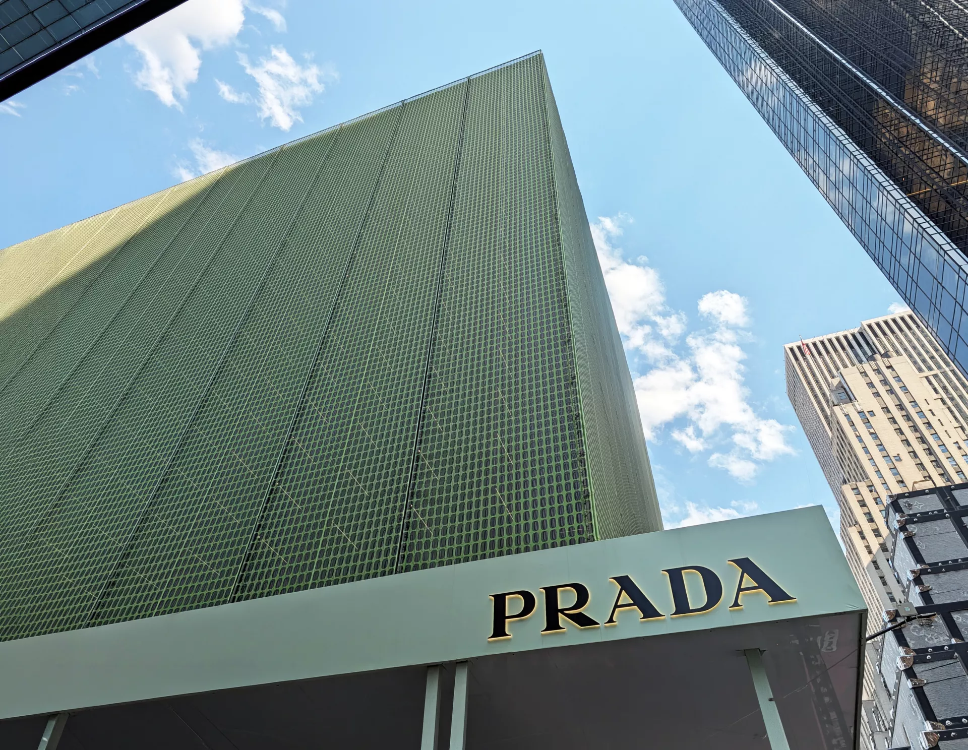 Prada Landscape Close Day Expanded Photo