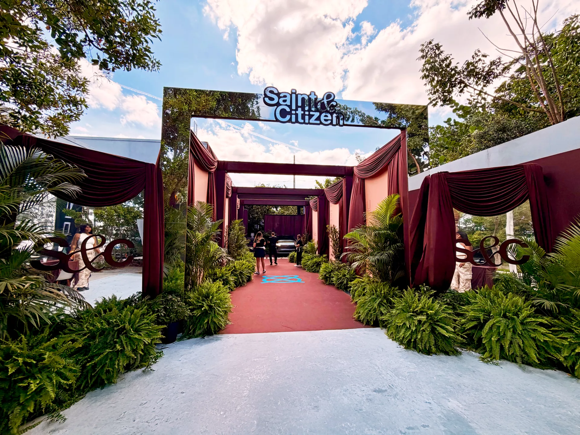 Custom entrance tunnel saint citizen recolored