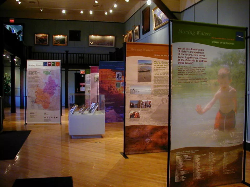 Temporary Signage | Customizable Standing Banners