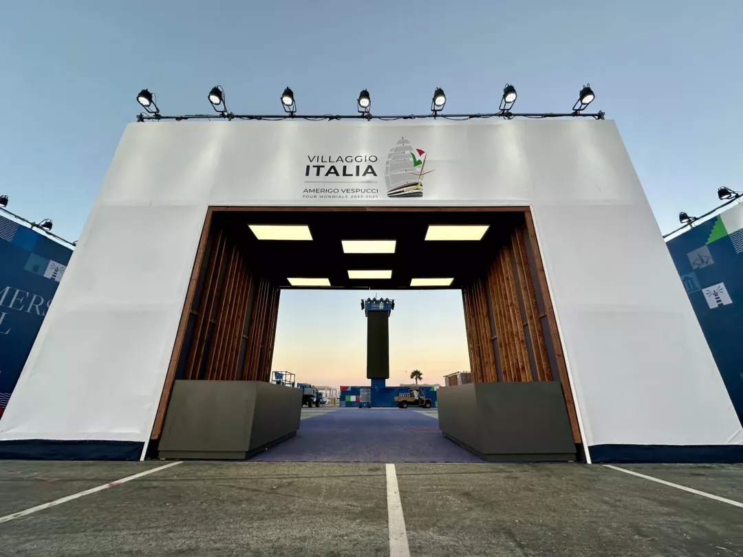 Branded Environments | Large Scale Entryway